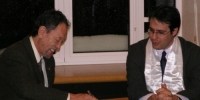 Signature du livre d'or par Monsieur Tashi Wangdi